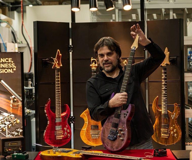 Dünyaya ileri teknoloji elektro gitar ihracatı için fabrika işbaşında – Ankara Haber