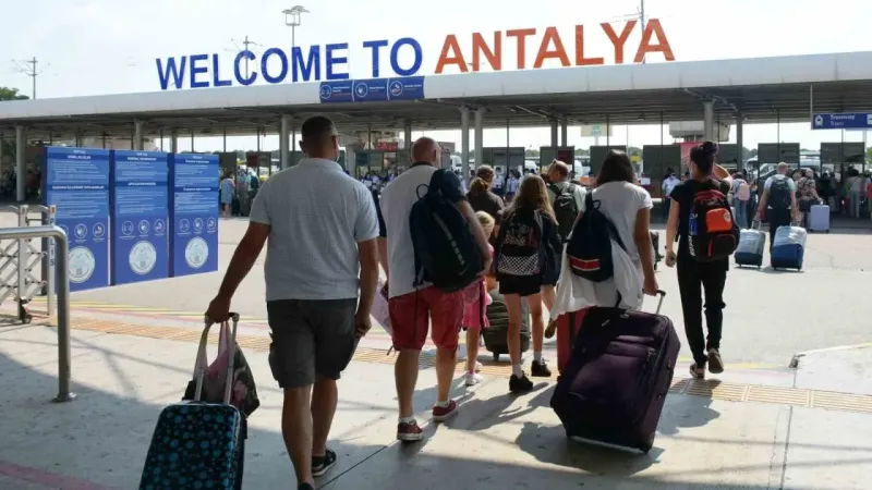Antalya Havalimanı bayramda rekor kırdı –  Ankara Haber