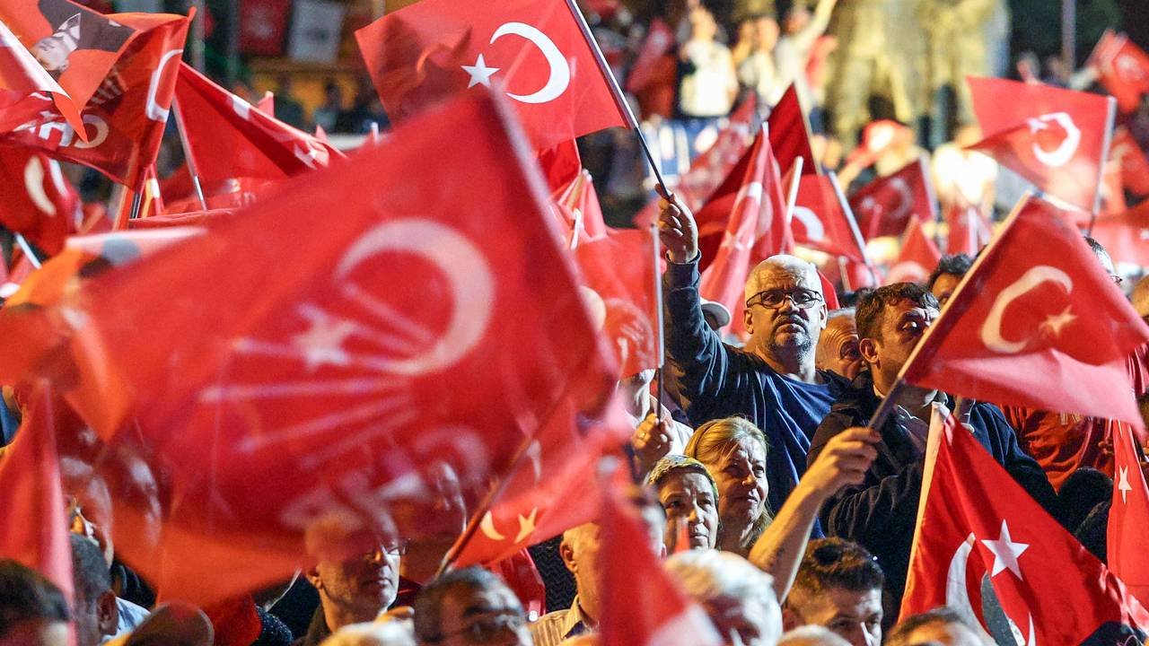 Ey Cumhuriyet Halk Partililer; Atatürk’ün kurduğu partiye sahip çıkın